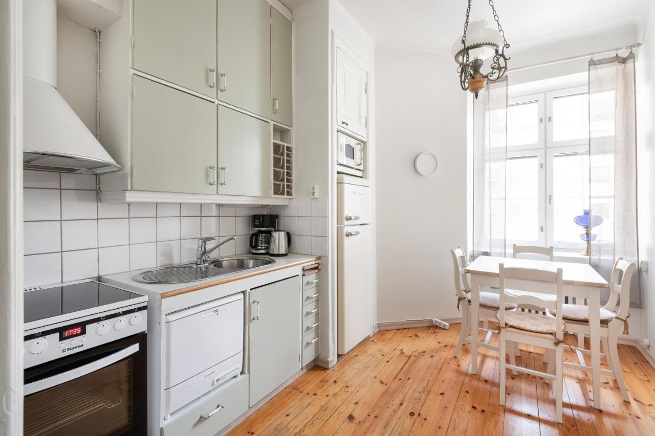 Wehost Spacious Studio For 5 With A Kitchen Helsinki Luaran gambar